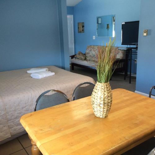The New Oceanic Inn - photo 32