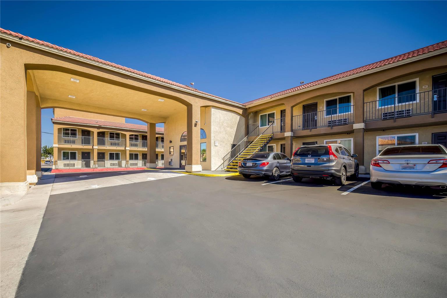 Quality Inn & Suites - photo 3