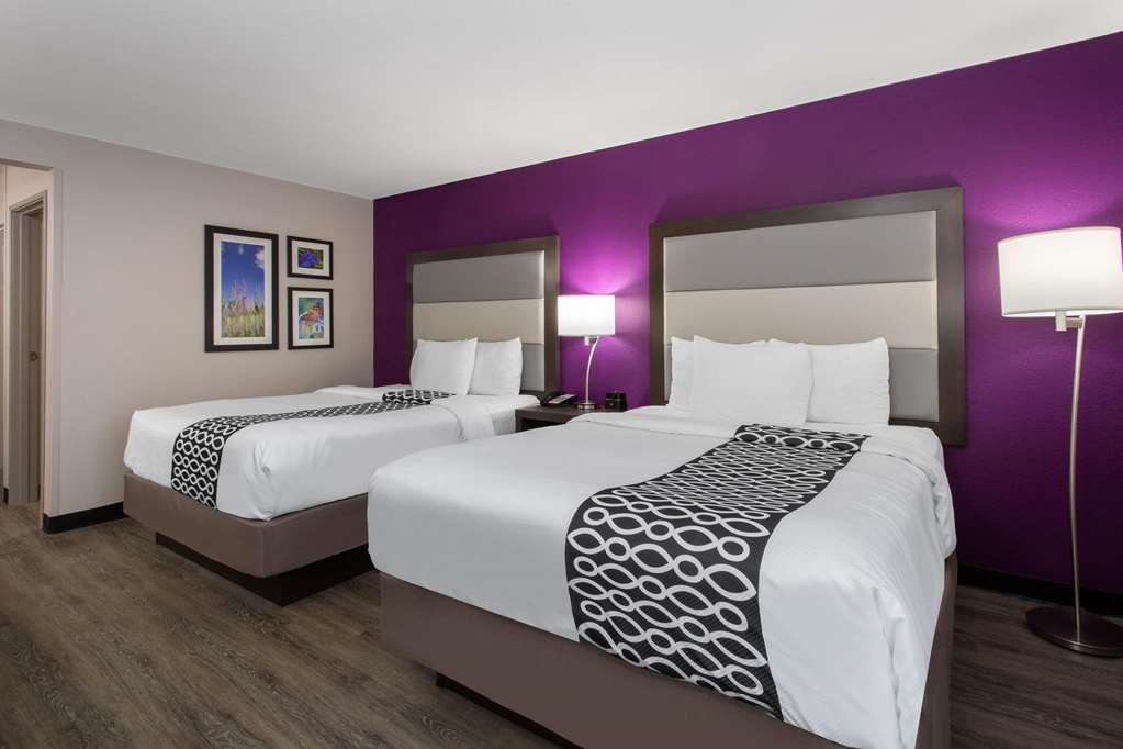 La Quinta Inn & Suites by Wyndham Effingham - photo 26