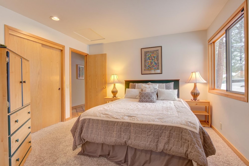 Awbrey Lane #7 by Village Properties at Sunriver - photo 3