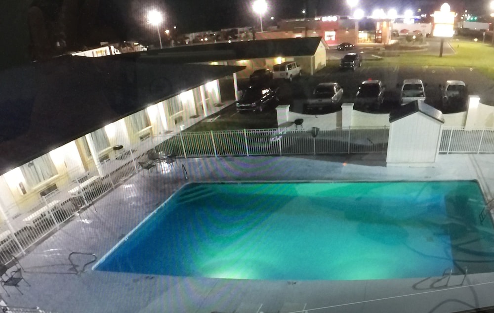 Stay Express Inn & Suites Demopolis - photo 17