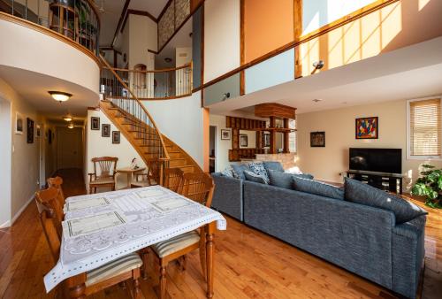 Goodview Le Mont Luc in Gatineau, Canada