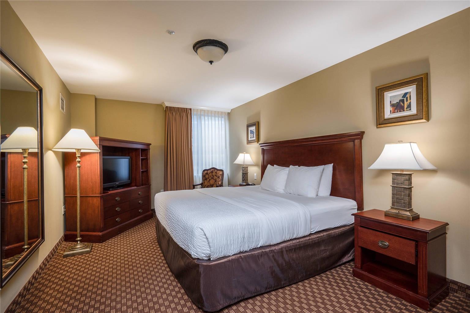 Arlington Court Suites a Clarion Collection Hotel - photo 34