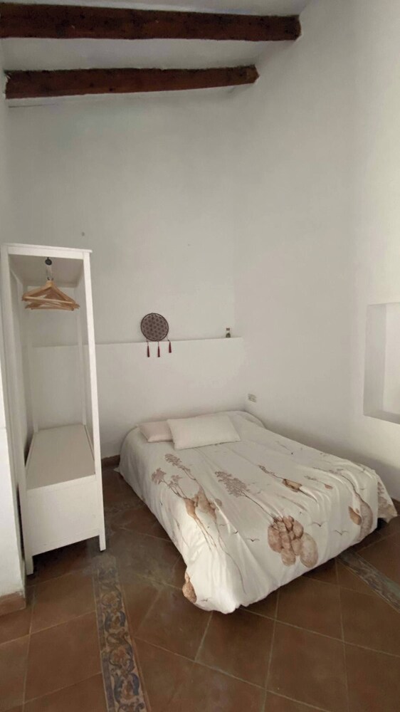 Room magnolia Loft A Spacious Authent — Alzira — photo 3
