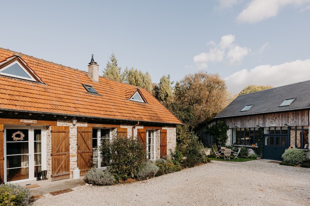Domaine des Pousses gîte au coeur d'un village de campagne — hotel in Maurepas