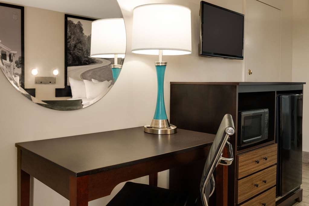 Super 8 by Wyndham Ocean Springs Biloxi - photo 25