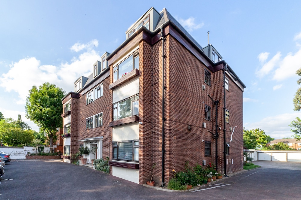 The Ealing Collection — 4-Star Luxury Hotel in London, United Kingdom