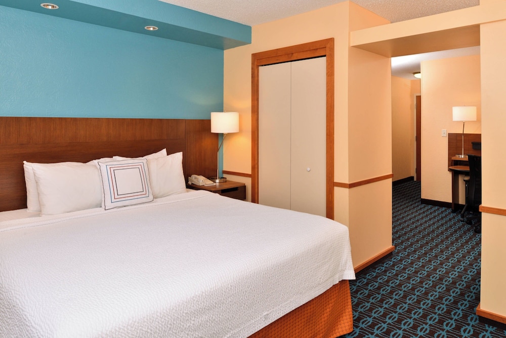 Fairfield Inn & Suites by Marriott Cleveland Avon - photo 8