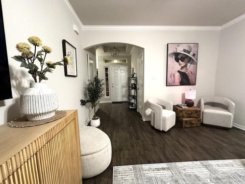 Queens Quarters Spg Europa — Temple