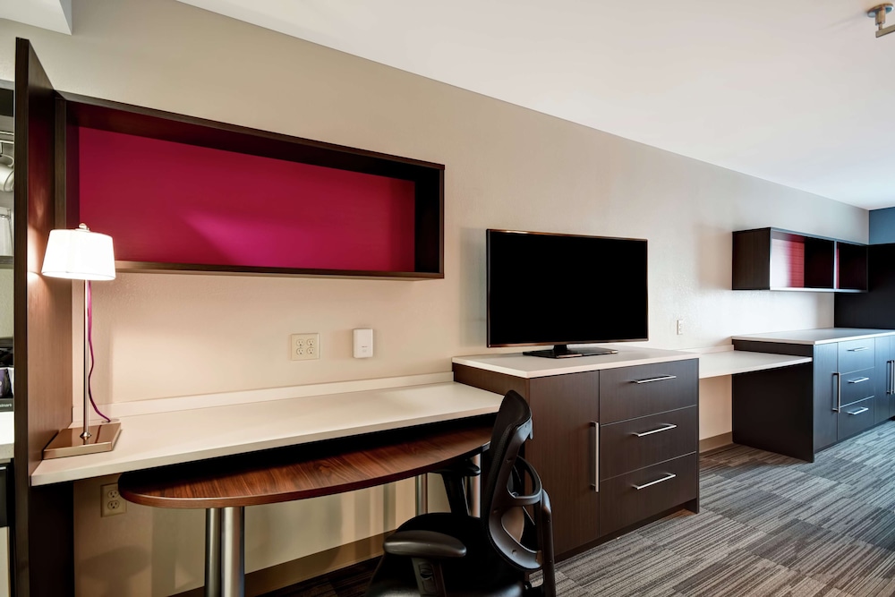Home2 Suites by Hilton Walpole Foxboro - photo 9