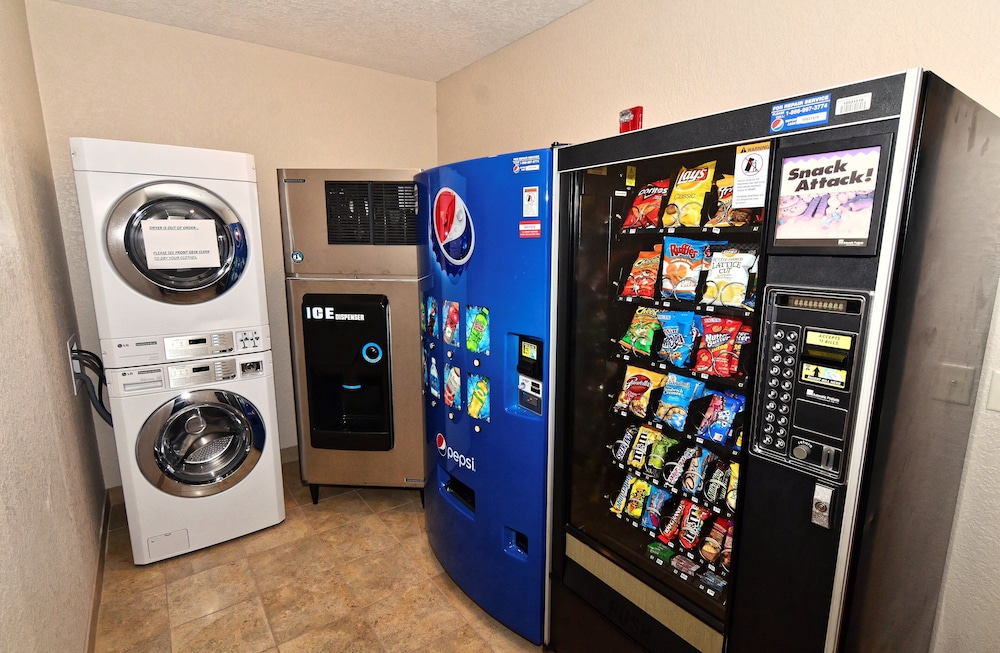 Cobblestone Inn & Suites Clarion - photo 75