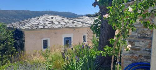 O Kipos - carbon neutral hotel in Unknown City