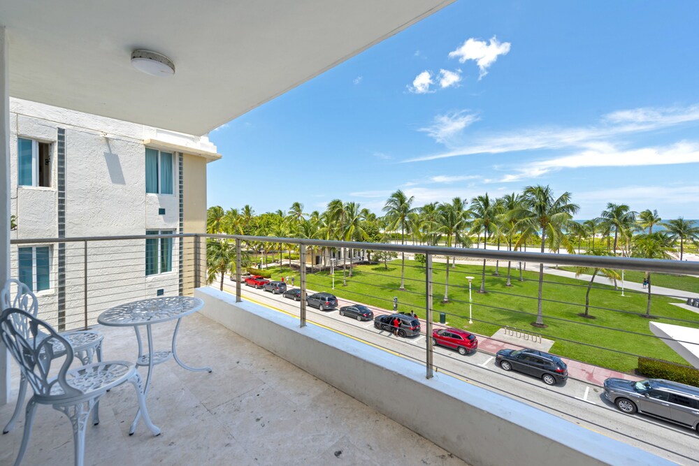 Bentley Hotel South Beach - photo 36