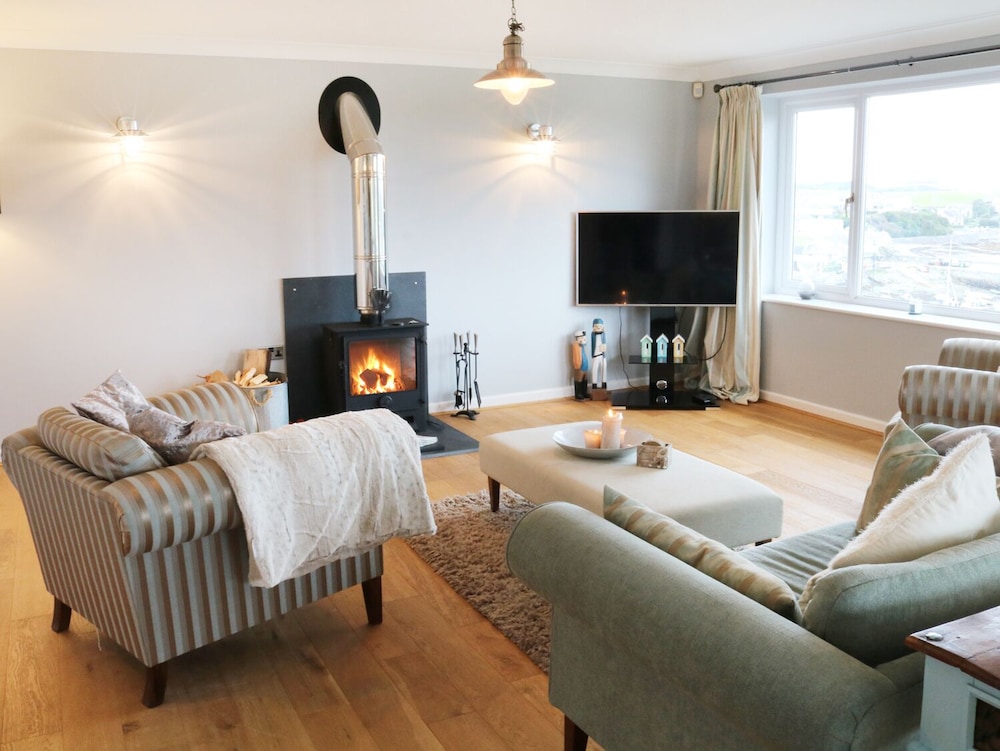 Cable House — 5-Star Luxury Hotel in Cemaes Bay, United Kingdom