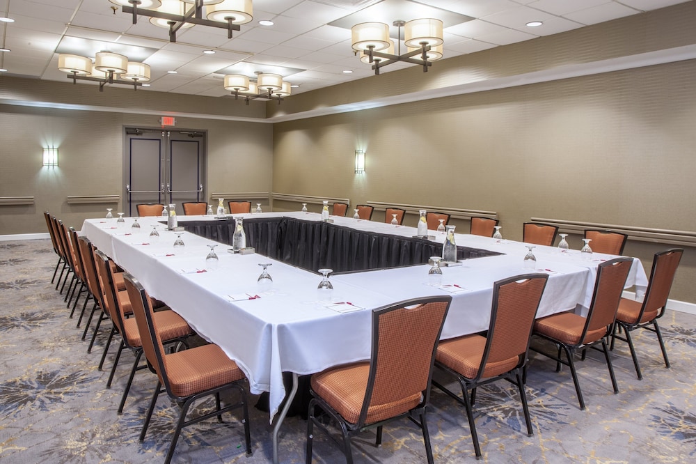 Crowne Plaza Suites MSP Airport Mall of America by IHG - photo 48