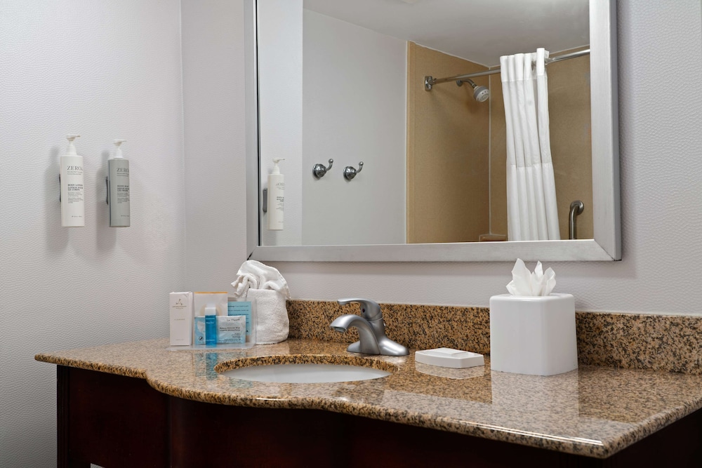 Hampton Inn South Kingstown Newport Area - photo 40