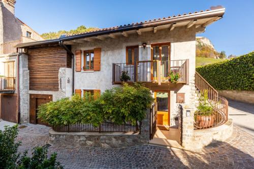 Borgo Cantagallo Casa Olivia 2 — 4-Star Luxury Hotel in None, Italy