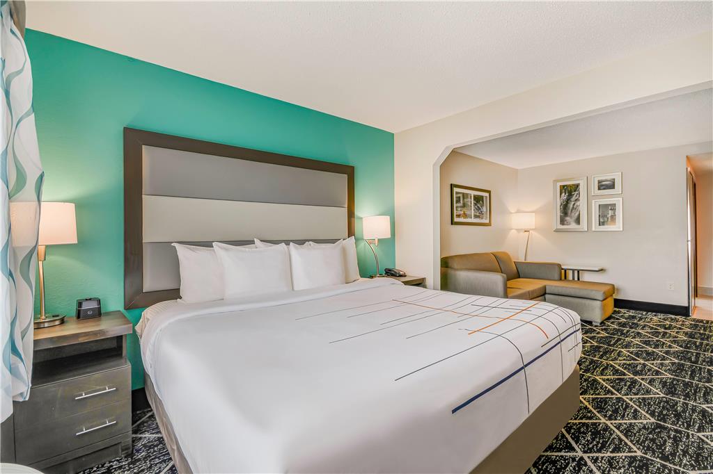 La Quinta Inn & Suites by Wyndham Batavia - photo 39
