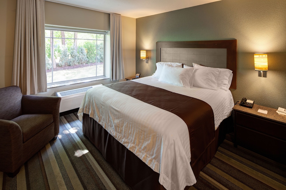 East Avenue Inn & Suites - photo 13