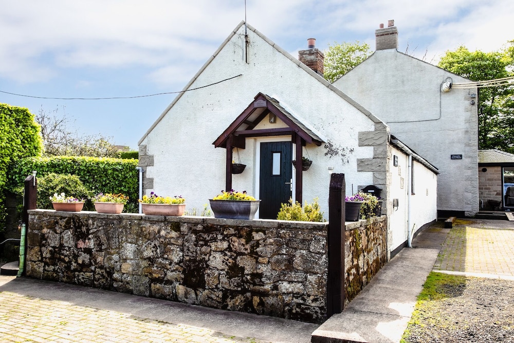 Swallows Cottage nr Warkworth — 4-Star Luxury Hotel in Acklington, United Kingdom