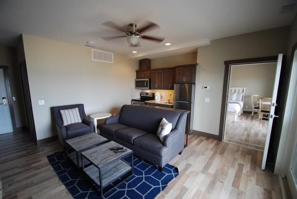 Quarterdeck Resort & Restaurant - photo 153