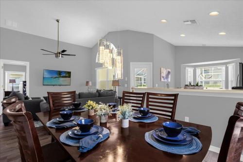 Amazing 4 Bedrooms 3 Bath with private pool near Disney and Universal — 4-Star Luxury Hotel in Davenport, United States