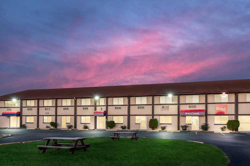 Red Roof Inn & Suites Wapakoneta - photo 30