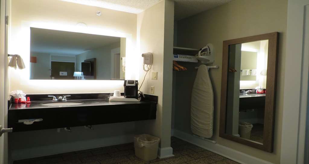 SureStay Plus Hotel by Best Western St Marys Cumberland - photo 36