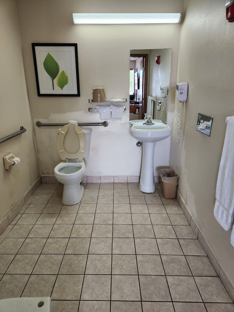 WestSpring Inn - photo 14