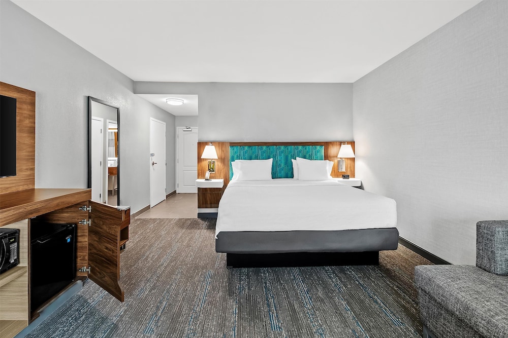Hampton Inn Omaha West Dodge Road - photo 12