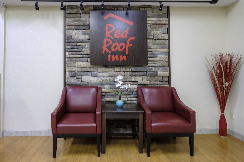 Red Roof Inn Holton - photo 2