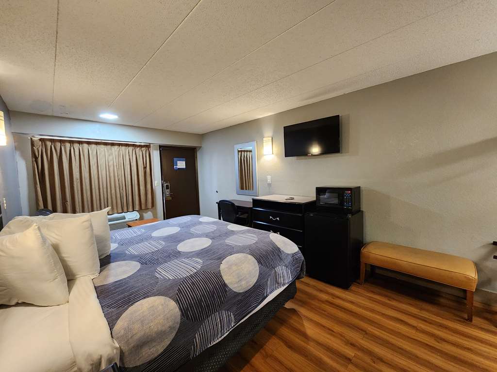Americas Best Value Inn & Suites Little Rock at Scott Hamilton Dr - photo 12