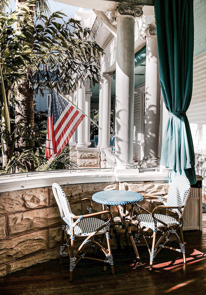 Amsterdam's Curry Mansion Inn - photo 5