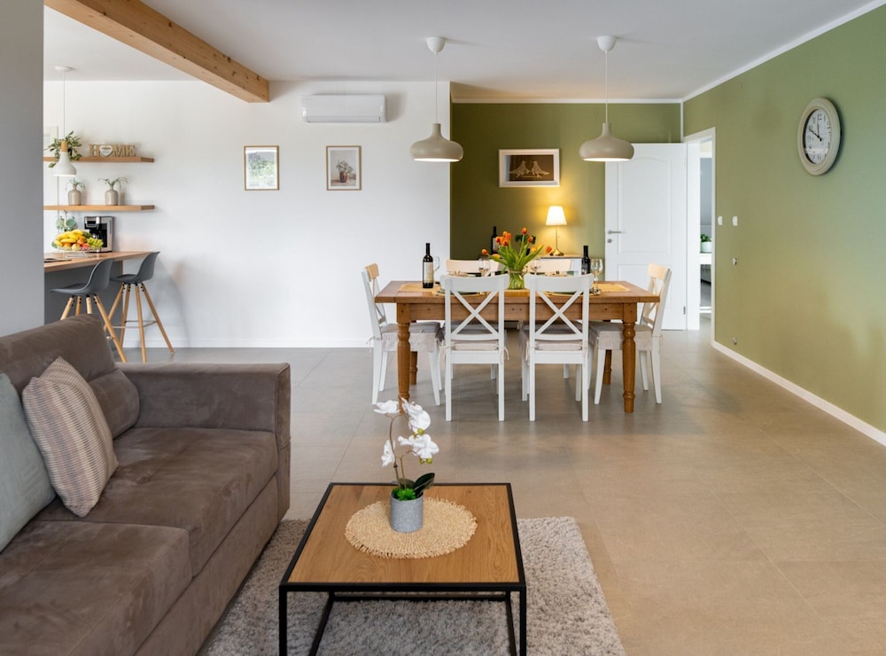 Holiday Home Milevoj Three Bedroom Holiday Home — 4-Star Luxury Hotel in Labin, Croatia
