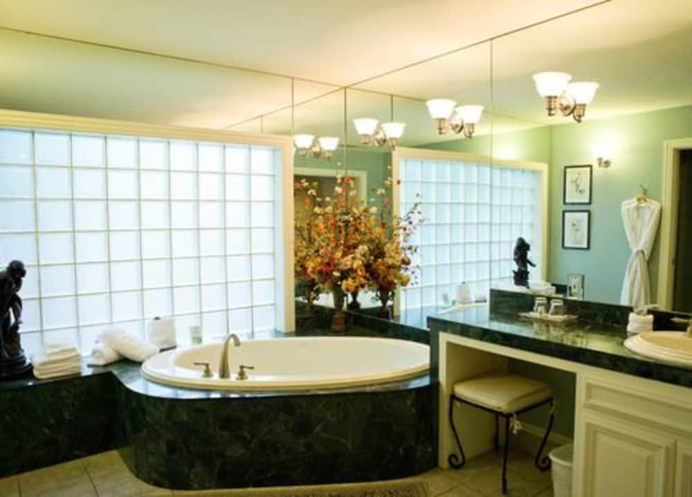 The Sanford House Inn & Spa - photo 36