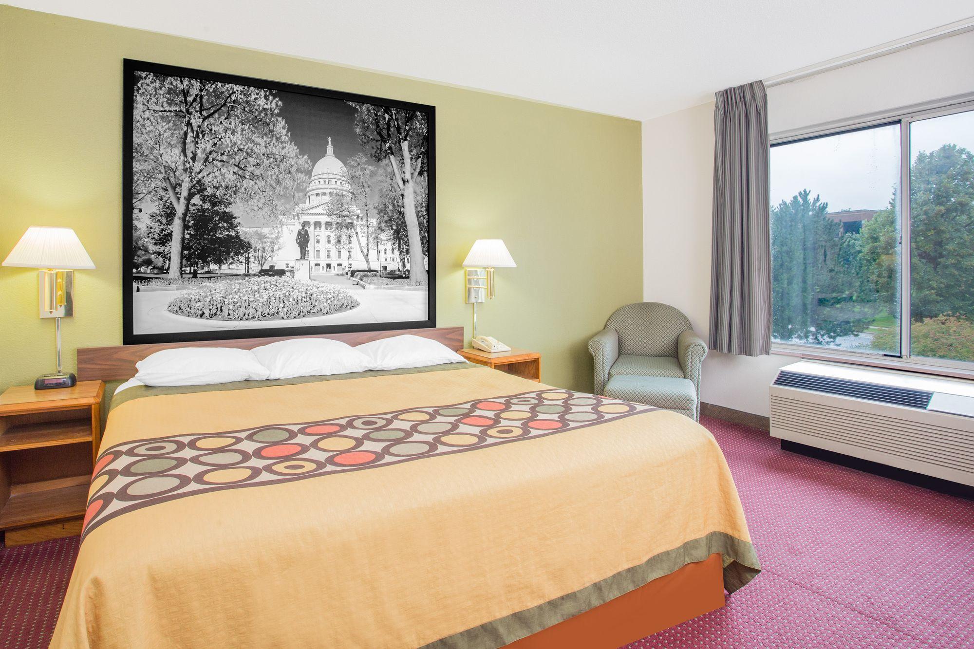 Super 8 by Wyndham Madison East - photo 4
