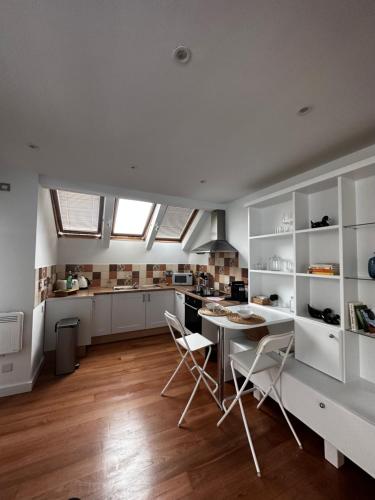 Studio flat in the heart of Hampstead London — 4-Star Luxury Hotel in London, United Kingdom