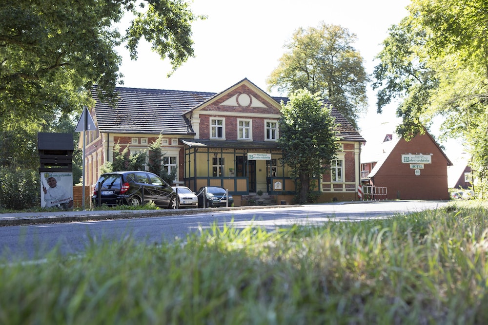Hotel Kolonieschänke - carbon neutral hotel in Burg