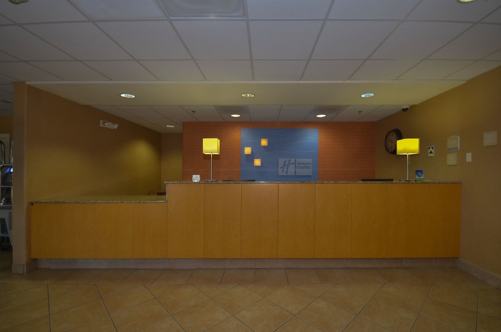 Holiday Inn Express Las Vegas Nellis an IHG Hotel - photo 2