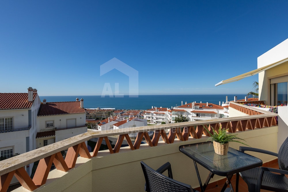 Bela Vista Apartment by Acasadascasas
