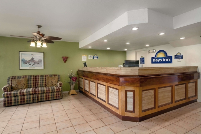 Days Inn by Wyndham Port Royal Near Parris Island - photo 3