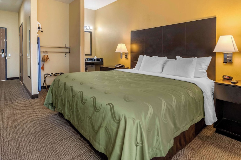 Quality Inn & Suites Lenexa Kansas City - photo 4