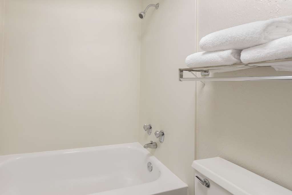 Baymont by Wyndham Greenville Woodruff Rd - photo 6