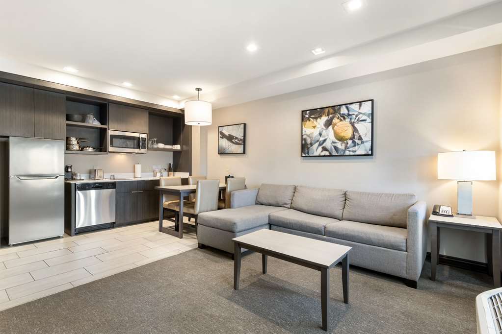 Best Western Plus Executive Residency Rigby's Water World Hotel - photo 23