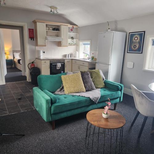Cottage style 2 Bedroom Apt in City near Utilita Arena & Free Parking — 4-Star Luxury Hotel in Birmingham, United Kingdom