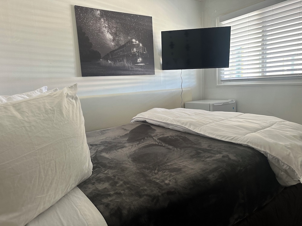 Grand Central Motel - photo 16