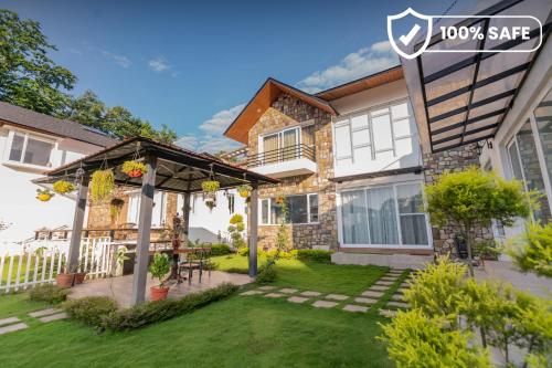 SaffronStays Wildernest 2 BR Dehradun villa with gazebo barbecue and mountain views — 4-Star Luxury Hotel in Dehra Dun, India