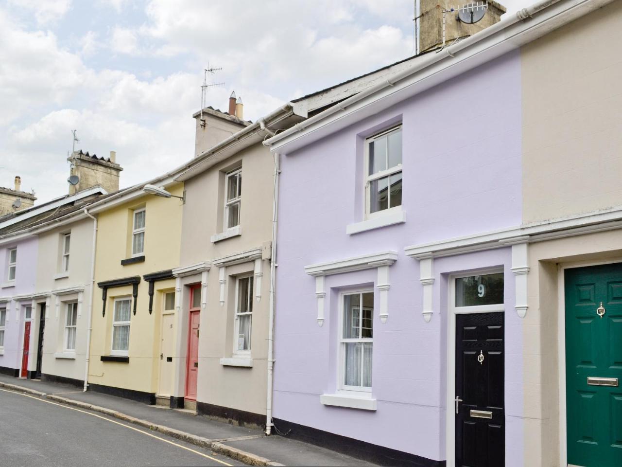 Lavender Cottage — 4-Star Luxury Hotel in Buckfastleigh, United Kingdom