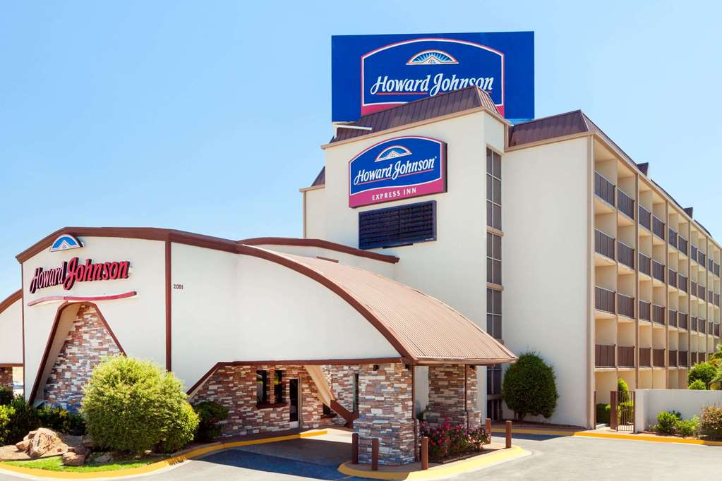 Howard Johnson by Wyndham Arlington Ballpark Six Flags - featured photo