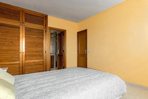 Panoramic apartment in club Paraiso ocean view — 4-Star Luxury Hotel in Adeje, Spain